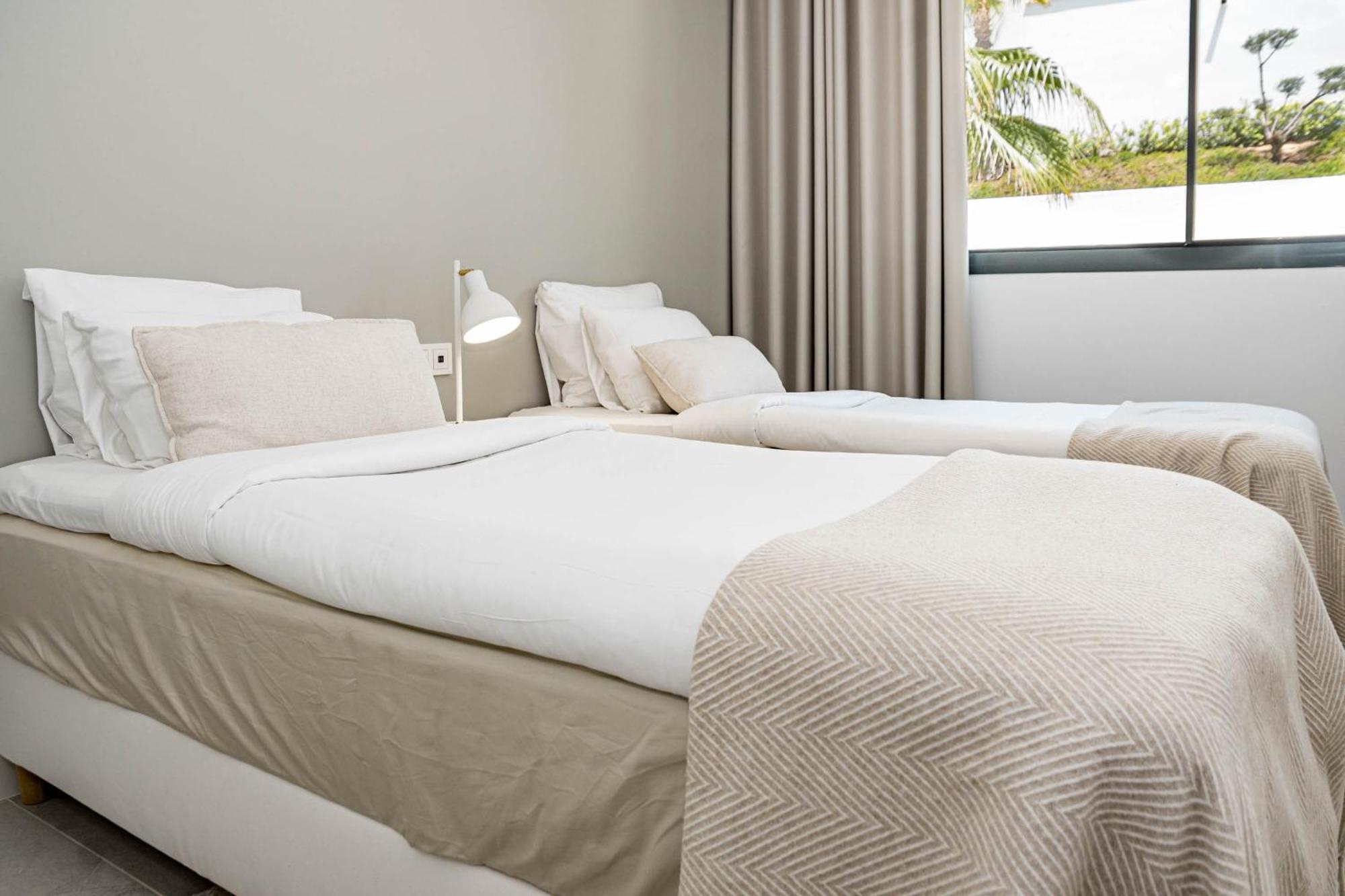 Cah - Large Terrace, Indoor Pool And Gym Apartment