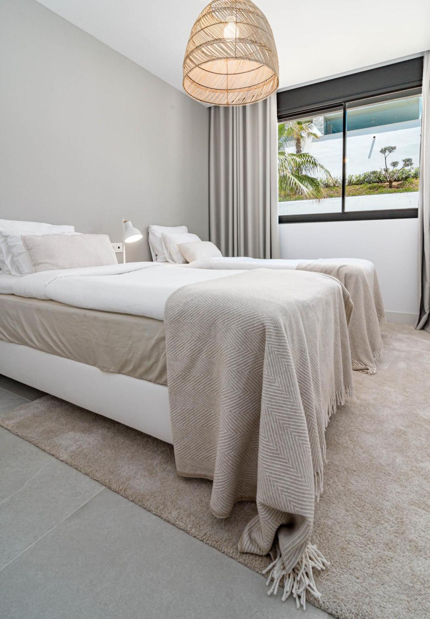 Cah - Large Terrace, Indoor Pool And Gym Apartment *